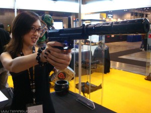 Movie Mania booth Sue + Gun = Danger to self